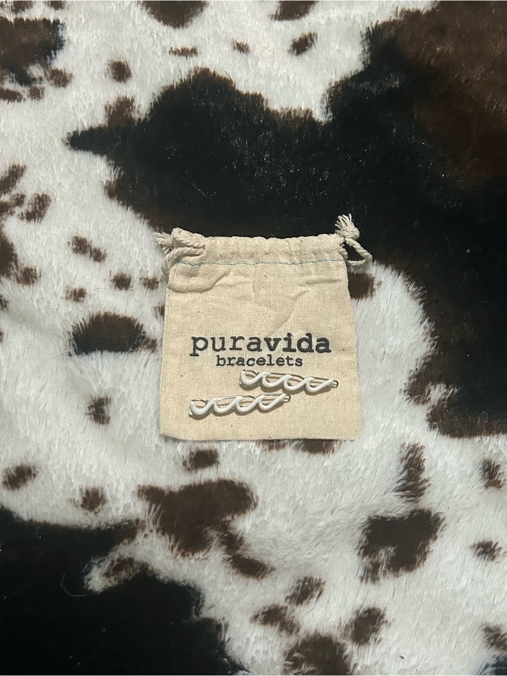 Pura Vida Cream Wave Accessory